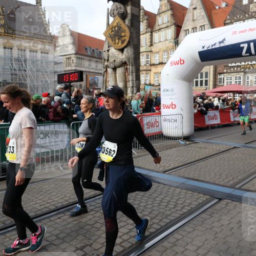 05.10.2025 - 20. swb-Marathon Bremen Yannick Fuchs http://msf.ph/oto/9228544 05.10.2025 11:01:49 Ziel 9189, 9269, 9278, 9294, 9432, 9782, 10026, 10030, 10056, 10324, 10370, 10562, 10903, 10904, 11223, 11463, 11732, 11733 meine-sportfotos.de