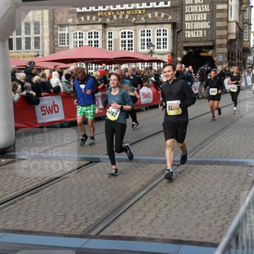 05.10.2025 - 20. swb-Marathon Bremen Yannick Fuchs http://msf.ph/oto/9228549 05.10.2025 11:01:50 Ziel 9189, 9269, 9294, 9432, 9782, 10004, 10026, 10030, 10370, 10562, 10903, 10904, 11223, 11463, 11732, 11733 meine-sportfotos.de
