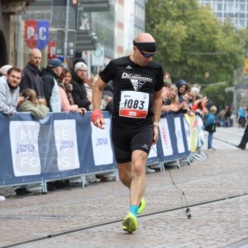 05.10.2025 - 20. swb-Marathon Bremen Strokosch-Dieckow http://msf.ph/oto/9228560 05.10.2025 12:26:09 Ziel 1083 meine-sportfotos.de