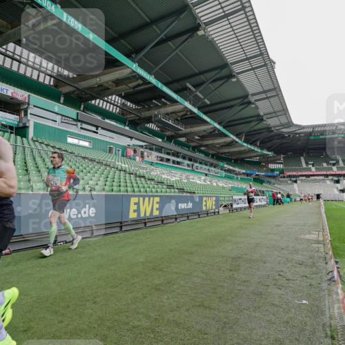 05.10.2025 - 20. swb-Marathon Bremen Michael Burmester http://msf.ph/oto/9228590 05.10.2025 12:33:34 Laufen im Stadion 121, 218, 307, 363, 369, 474, 746, 838, 850, 900, 1070, 1360, 1372, 1494, 1617, 1889, 1913, 1928, 2000, 2267, 4251, 5640, 6957, 7259, 8550, 8582, 9046, 650, 664, 2033, 2682 meine-sportfotos.de