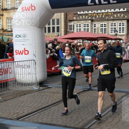 05.10.2025 - 20. swb-Marathon Bremen Yannick Fuchs http://msf.ph/oto/9228597 05.10.2025 11:01:51 Ziel 9189, 9269, 9294, 9432, 9782, 10004, 10026, 10370, 10562, 10903, 10904, 11463, 11732, 11733 meine-sportfotos.de