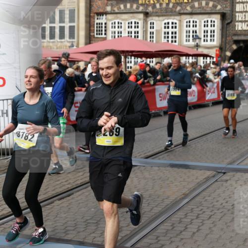 05.10.2025 - 20. swb-Marathon Bremen Yannick Fuchs http://msf.ph/oto/9228617 05.10.2025 11:01:51 Ziel 9189, 9269, 9294, 9432, 9782, 10004, 10026, 10370, 10562, 10903, 10904, 11463, 11732, 11733 meine-sportfotos.de