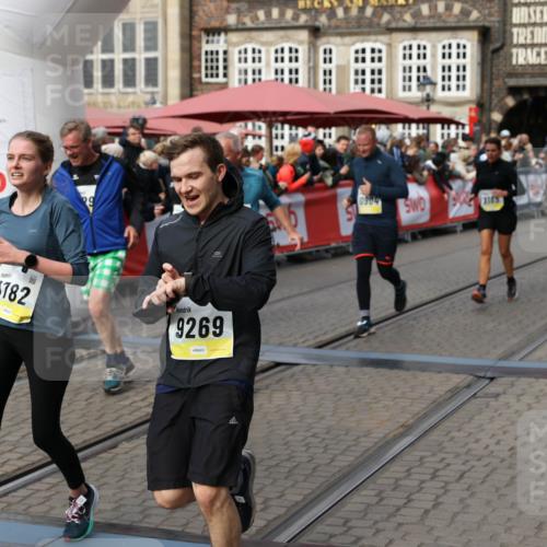 05.10.2025 - 20. swb-Marathon Bremen Yannick Fuchs http://msf.ph/oto/9228628 05.10.2025 11:01:51 Ziel 9189, 9269, 9294, 9432, 9782, 10004, 10026, 10370, 10562, 10903, 10904, 11463, 11732, 11733 meine-sportfotos.de