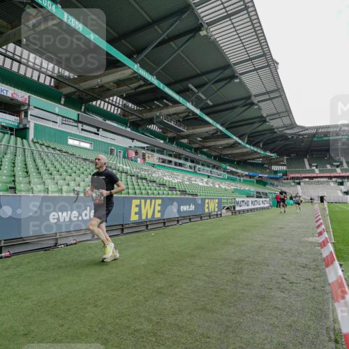 05.10.2025 - 20. swb-Marathon Bremen Michael Burmester http://msf.ph/oto/9228629 05.10.2025 12:33:53 Laufen im Stadion 121, 307, 363, 474, 838, 900, 993, 1070, 1338, 1339, 1360, 1372, 1444, 1617, 1889, 1913, 2000, 2267, 3552, 4251, 5640, 6957, 6984, 7259, 7442, 8550, 8582, 9046, 218, 369, 746, 850, 1494, 1913, 1928, 4251, 6957 meine-sportfotos.de