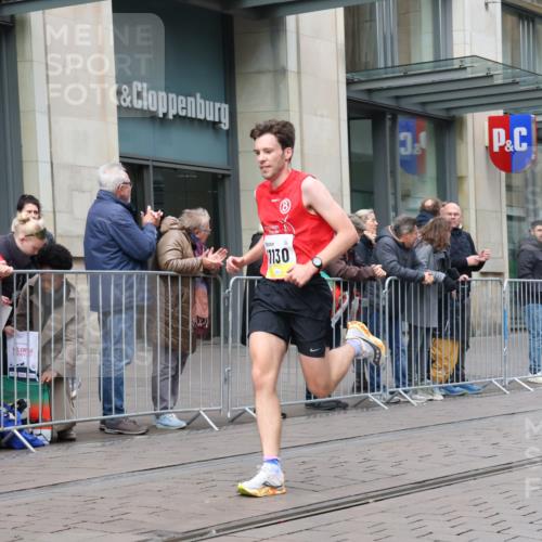 05.10.2025 - 20. swb-Marathon Bremen Strokosch-Dieckow http://msf.ph/oto/9228658 05.10.2025 10:33:34 Ziel 9320, 11130, 9320, 11130 meine-sportfotos.de
