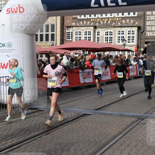 05.10.2025 - 20. swb-Marathon Bremen Yannick Fuchs http://msf.ph/oto/9228659 05.10.2025 10:59:01 Ziel 9349, 9518, 9542, 9601, 10080, 10263, 10560, 11290, 11483, 11612, 11651 meine-sportfotos.de