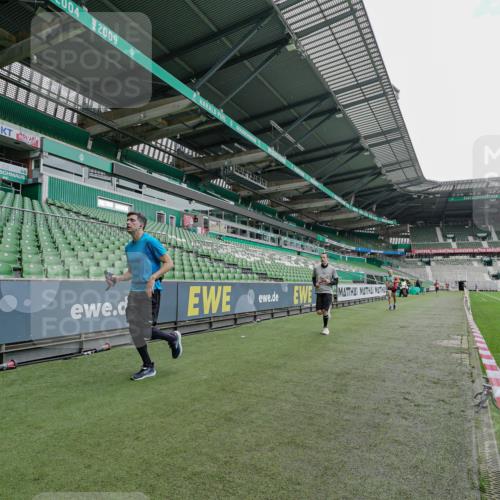 05.10.2025 - 20. swb-Marathon Bremen Michael Burmester http://msf.ph/oto/9228681 05.10.2025 12:34:34 Laufen im Stadion 328, 838, 870, 925, 993, 1034, 1221, 1338, 1339, 1444, 2151, 3552, 5608, 6927, 6984, 7442, 474, 838, 900, 1360, 5640, 8550, 9046 meine-sportfotos.de