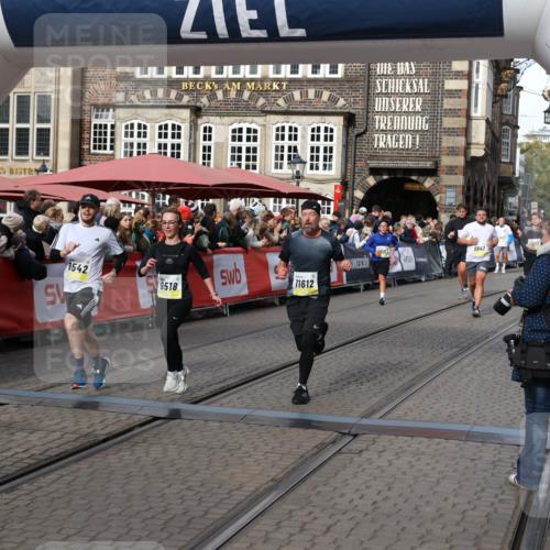 05.10.2025 - 20. swb-Marathon Bremen Yannick Fuchs http://msf.ph/oto/9228687 05.10.2025 10:59:02 Ziel 9349, 9518, 9542, 9601, 10080, 10263, 10560, 11290, 11483, 11612 meine-sportfotos.de