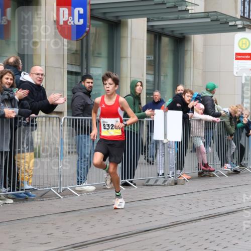 05.10.2025 - 20. swb-Marathon Bremen Strokosch-Dieckow http://msf.ph/oto/9228691 05.10.2025 10:33:38 Ziel 9320, 9320 meine-sportfotos.de