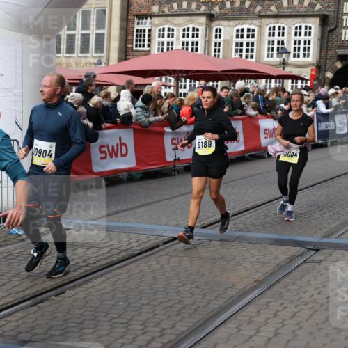 05.10.2025 - 20. swb-Marathon Bremen Yannick Fuchs http://msf.ph/oto/9228693 05.10.2025 11:01:53 Ziel 9189, 9269, 9294, 9782, 10004, 10026, 10370, 10903, 10904 meine-sportfotos.de