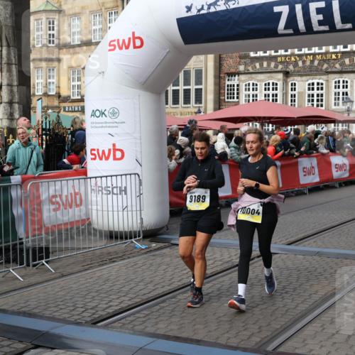 05.10.2025 - 20. swb-Marathon Bremen Yannick Fuchs http://msf.ph/oto/9228771 05.10.2025 11:01:54 Ziel 9189, 9237, 9269, 9294, 9782, 10004, 10370, 10903, 10904 meine-sportfotos.de