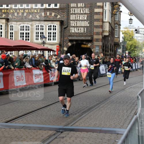 05.10.2025 - 20. swb-Marathon Bremen Yannick Fuchs http://msf.ph/oto/9228785 05.10.2025 11:01:57 Ziel 9189, 9237, 9294, 9655, 10004, 10370, 10903, 10904, 11647 meine-sportfotos.de