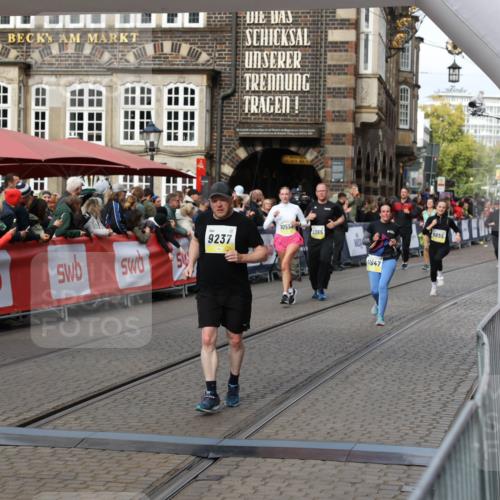 05.10.2025 - 20. swb-Marathon Bremen Yannick Fuchs http://msf.ph/oto/9228798 05.10.2025 11:01:57 Ziel 9189, 9237, 9294, 9655, 10004, 10370, 10903, 10904, 11647 meine-sportfotos.de