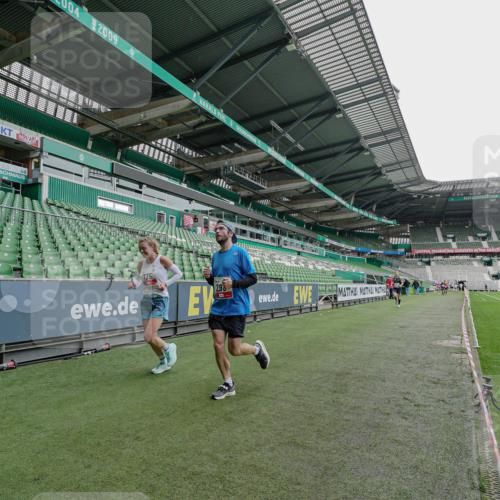 05.10.2025 - 20. swb-Marathon Bremen Michael Burmester http://msf.ph/oto/9228852 05.10.2025 12:36:26 Laufen im Stadion 298, 343, 482, 735, 761, 902, 1212, 1231, 1443, 1640, 1837, 1907, 2186, 3198, 3891, 5625, 7854, 8099, 8321, 1000, 2838, 8613 meine-sportfotos.de