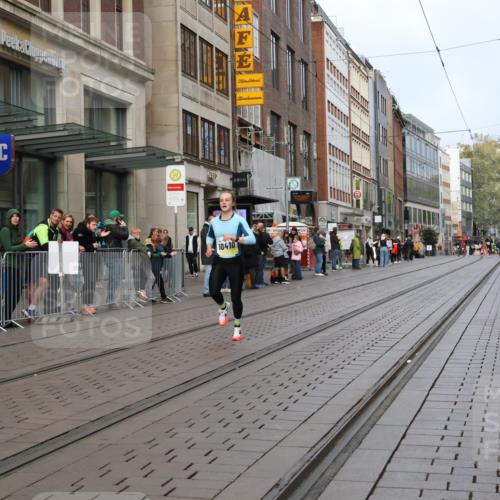 05.10.2025 - 20. swb-Marathon Bremen Strokosch-Dieckow http://msf.ph/oto/9228867 05.10.2025 10:34:40 Ziel 10410, 10476, 11443, 10410, 10476, 11443 meine-sportfotos.de