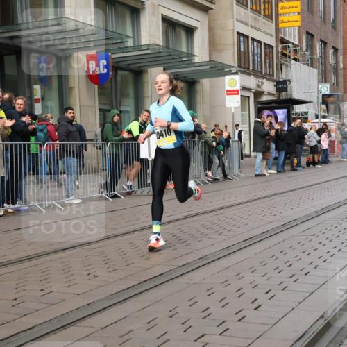 05.10.2025 - 20. swb-Marathon Bremen Strokosch-Dieckow http://msf.ph/oto/9228881 05.10.2025 10:34:40 Ziel 10410, 10476, 11443, 10410, 10476, 11443 meine-sportfotos.de