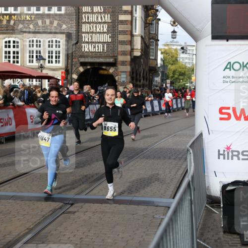 05.10.2025 - 20. swb-Marathon Bremen Yannick Fuchs http://msf.ph/oto/9228886 05.10.2025 11:02:00 Ziel 9237, 9365, 9655, 10004, 10558, 10837, 11415, 11647 meine-sportfotos.de