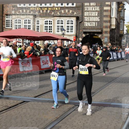 05.10.2025 - 20. swb-Marathon Bremen Yannick Fuchs http://msf.ph/oto/9228908 05.10.2025 11:02:01 Ziel 9237, 9365, 9655, 10558, 10837, 11415, 11647 meine-sportfotos.de