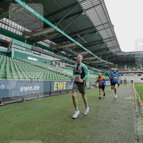 05.10.2025 - 20. swb-Marathon Bremen Michael Burmester http://msf.ph/oto/9228909 05.10.2025 12:36:57 Laufen im Stadion 140, 221, 298, 436, 508, 735, 761, 787, 933, 1088, 1231, 1245, 1418, 1443, 1567, 1616, 1633, 1801, 1849, 1901, 1907, 1912, 2135, 2186, 2268, 3198, 5536, 5625, 8099, 8883, 902, 1212, 1640, 1837, 3891, 7854 meine-sportfotos.de