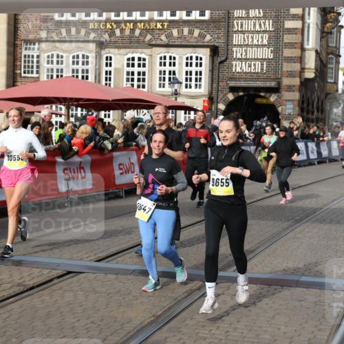 05.10.2025 - 20. swb-Marathon Bremen Yannick Fuchs http://msf.ph/oto/9228911 05.10.2025 11:02:01 Ziel 9237, 9365, 9655, 10558, 10837, 11415, 11647 meine-sportfotos.de
