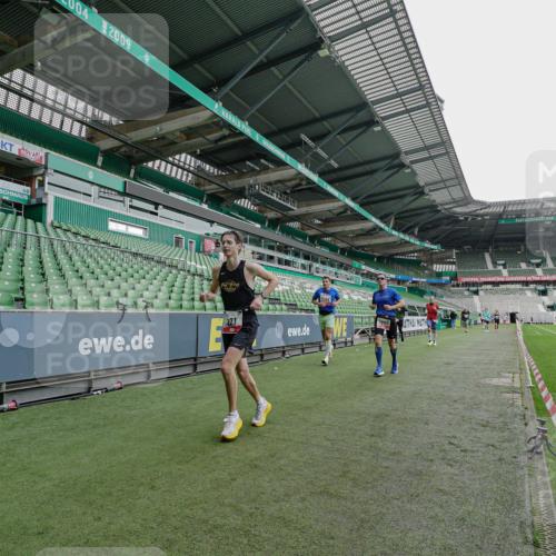 05.10.2025 - 20. swb-Marathon Bremen Michael Burmester http://msf.ph/oto/9228934 05.10.2025 12:37:05 Laufen im Stadion 140, 221, 298, 436, 508, 728, 735, 761, 787, 933, 1088, 1245, 1418, 1443, 1567, 1616, 1633, 1801, 1849, 1901, 1907, 1912, 2132, 2135, 2186, 2268, 5536, 5625, 8099, 8883, 902, 1212, 1231, 1640, 3198, 3891, 7854 meine-sportfotos.de