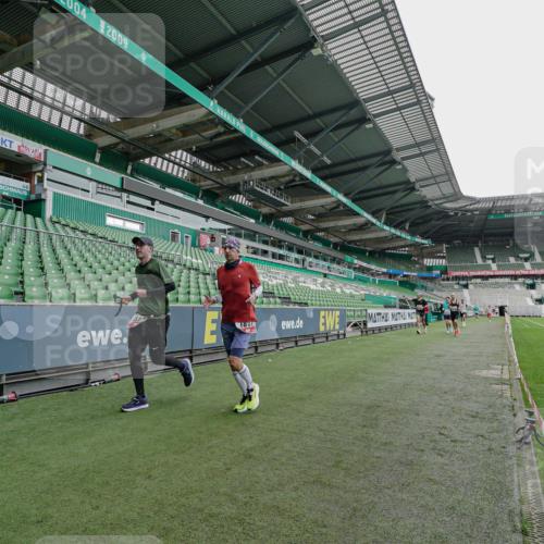05.10.2025 - 20. swb-Marathon Bremen Michael Burmester http://msf.ph/oto/9228949 05.10.2025 12:37:10 Laufen im Stadion 140, 221, 298, 436, 508, 728, 735, 787, 933, 1088, 1245, 1418, 1443, 1567, 1616, 1633, 1801, 1849, 1901, 1907, 1912, 2132, 2135, 2186, 2268, 5536, 5582, 5625, 7266, 8099, 8883, 761, 1212, 1231, 3198 meine-sportfotos.de