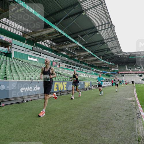 05.10.2025 - 20. swb-Marathon Bremen Michael Burmester http://msf.ph/oto/9228954 05.10.2025 12:37:14 Laufen im Stadion 140, 221, 436, 508, 728, 787, 933, 1088, 1245, 1418, 1443, 1567, 1616, 1633, 1801, 1849, 1901, 1907, 1912, 2132, 2135, 2186, 2268, 5423, 5536, 5582, 5625, 7266, 8099, 8883, 9080, 298, 735, 761, 1231, 3198, 8099 meine-sportfotos.de