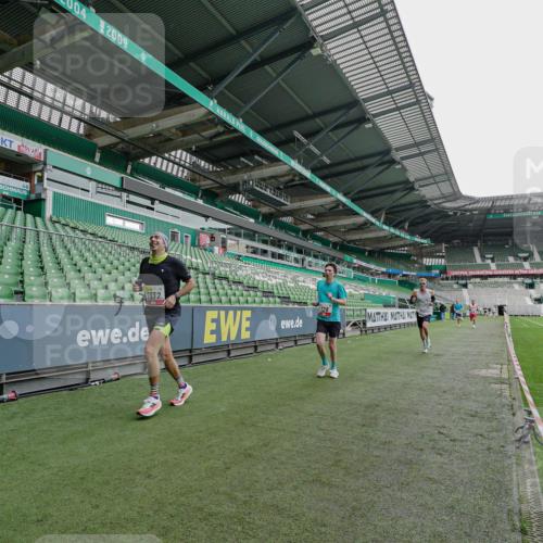 05.10.2025 - 20. swb-Marathon Bremen Michael Burmester http://msf.ph/oto/9228961 05.10.2025 12:37:15 Laufen im Stadion 140, 221, 436, 508, 728, 787, 933, 1088, 1245, 1418, 1443, 1567, 1616, 1633, 1801, 1849, 1901, 1907, 1912, 2132, 2135, 2186, 2268, 5423, 5536, 5582, 5625, 7266, 8883, 9080, 298, 735, 761, 1231, 3198, 8099 meine-sportfotos.de