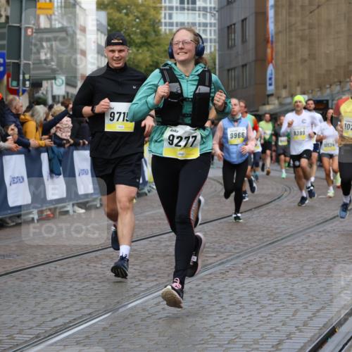 05.10.2025 - 20. swb-Marathon Bremen Strokosch-Dieckow http://msf.ph/oto/9228963 05.10.2025 10:50:49 Ziel 7733, 9251, 9277, 9399, 9658, 9715, 9742, 9888, 9966, 9975, 10029, 10224, 10227, 10279, 10479, 10534, 10689, 10698, 11220, 11311, 11543 meine-sportfotos.de