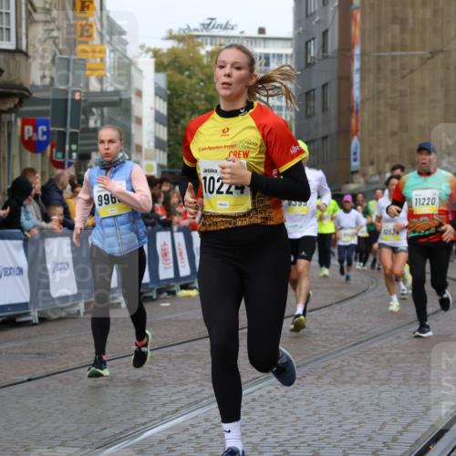 05.10.2025 - 20. swb-Marathon Bremen Strokosch-Dieckow http://msf.ph/oto/9229032 05.10.2025 10:50:52 Ziel 7733, 9199, 9251, 9277, 9399, 9630, 9715, 9888, 9966, 9975, 10029, 10224, 10227, 10254, 10534, 10689, 10698, 11061, 11220, 11311 meine-sportfotos.de