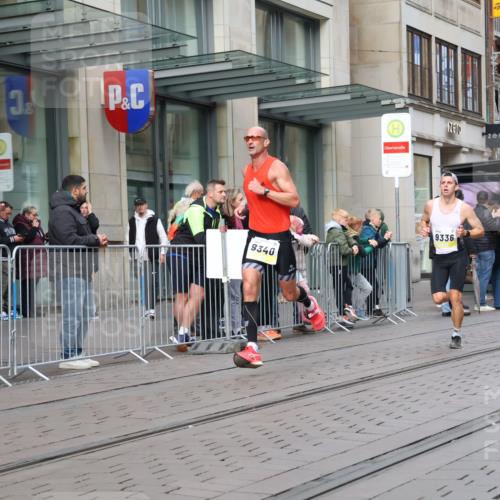05.10.2025 - 20. swb-Marathon Bremen Strokosch-Dieckow http://msf.ph/oto/9229070 05.10.2025 10:35:12 Ziel 9336, 9340, 9596, 9697, 10538, 11341, 9336, 9340, 9596, 9697, 10538, 11341 meine-sportfotos.de
