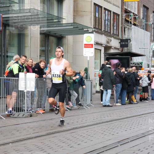 05.10.2025 - 20. swb-Marathon Bremen Strokosch-Dieckow http://msf.ph/oto/9229075 05.10.2025 10:35:13 Ziel 9336, 9340, 9596, 9697, 10538, 11341, 9336, 9340, 9596, 9697, 10538, 11341 meine-sportfotos.de