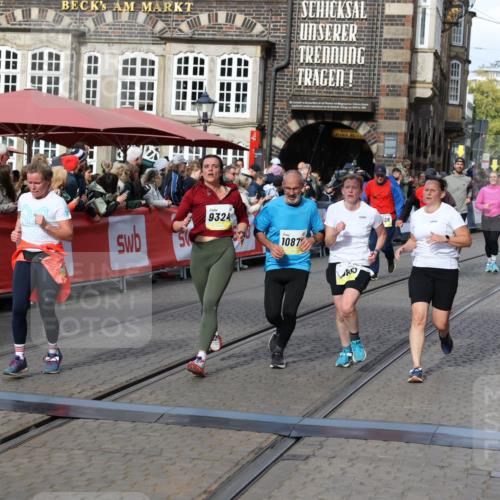 05.10.2025 - 20. swb-Marathon Bremen Yannick Fuchs http://msf.ph/oto/9229120 05.10.2025 11:02:08 Ziel 9324, 9365, 9536, 10558, 10837, 10855, 10879, 10887, 10944, 11415 meine-sportfotos.de