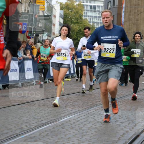 05.10.2025 - 20. swb-Marathon Bremen Strokosch-Dieckow http://msf.ph/oto/9229123 05.10.2025 10:50:56 Ziel 9199, 9399, 9416, 9425, 9630, 9663, 9966, 10029, 10226, 10227, 10254, 10378, 10534, 10698, 10743, 10932, 11061, 11220, 11311, 11391 meine-sportfotos.de