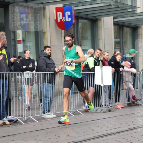 05.10.2025 - 20. swb-Marathon Bremen Strokosch-Dieckow http://msf.ph/oto/9229129 05.10.2025 10:35:17 Ziel 9340, 9596, 9697, 10538, 11341, 9340, 9596, 9697, 10538, 11341 meine-sportfotos.de