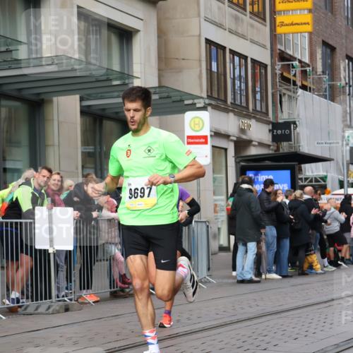 05.10.2025 - 20. swb-Marathon Bremen Strokosch-Dieckow http://msf.ph/oto/9229190 05.10.2025 10:35:24 Ziel 9596, 9697, 10372, 10538, 9596, 9697, 10372, 10538 meine-sportfotos.de