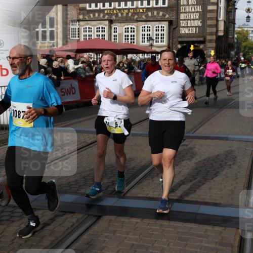 05.10.2025 - 20. swb-Marathon Bremen Yannick Fuchs http://msf.ph/oto/9229225 05.10.2025 11:02:11 Ziel 9324, 9426, 9536, 9686, 10301, 10855, 10879, 10887, 10944, 11014, 11459 meine-sportfotos.de
