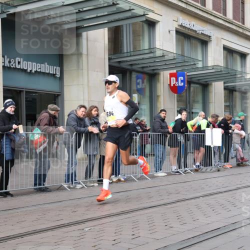 05.10.2025 - 20. swb-Marathon Bremen Strokosch-Dieckow http://msf.ph/oto/9229236 05.10.2025 10:35:29 Ziel 9596, 10372, 10538, 9596, 10372, 10538 meine-sportfotos.de