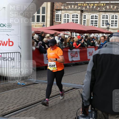 05.10.2025 - 20. swb-Marathon Bremen Yannick Fuchs http://msf.ph/oto/9229244 05.10.2025 10:59:22 Ziel 9219, 9454, 9508, 9692, 10039, 10143, 10200, 10274, 10353, 11207, 11400 meine-sportfotos.de
