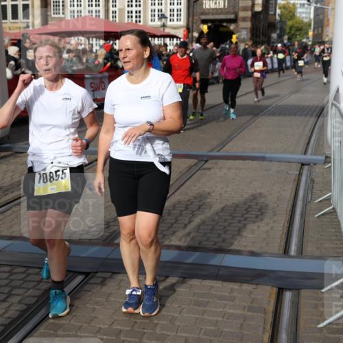05.10.2025 - 20. swb-Marathon Bremen Yannick Fuchs http://msf.ph/oto/9229248 05.10.2025 11:02:12 Ziel 9324, 9426, 9536, 9686, 10301, 10855, 10879, 10887, 10944, 11014, 11459 meine-sportfotos.de
