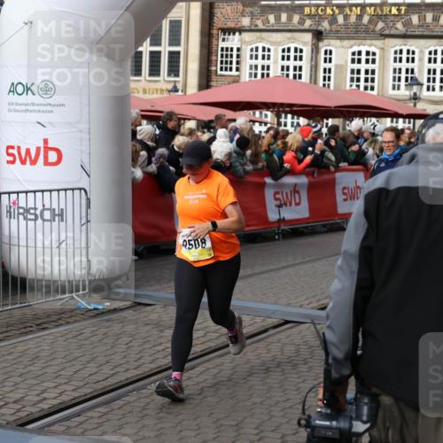 05.10.2025 - 20. swb-Marathon Bremen Yannick Fuchs http://msf.ph/oto/9229250 05.10.2025 10:59:22 Ziel 9219, 9454, 9508, 9692, 10039, 10143, 10200, 10274, 10353, 11207, 11400 meine-sportfotos.de