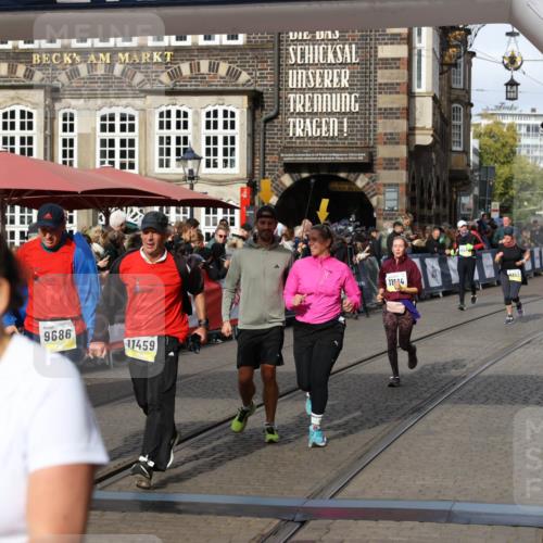 05.10.2025 - 20. swb-Marathon Bremen Yannick Fuchs http://msf.ph/oto/9229253 05.10.2025 11:02:12 Ziel 9324, 9426, 9536, 9686, 10301, 10855, 10879, 10887, 10944, 11014, 11459 meine-sportfotos.de