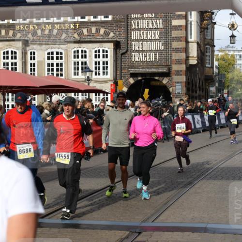 05.10.2025 - 20. swb-Marathon Bremen Yannick Fuchs http://msf.ph/oto/9229258 05.10.2025 11:02:12 Ziel 9324, 9426, 9536, 9686, 10301, 10855, 10879, 10887, 10944, 11014, 11459 meine-sportfotos.de