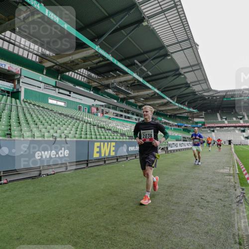 05.10.2025 - 20. swb-Marathon Bremen Michael Burmester http://msf.ph/oto/9229264 05.10.2025 12:40:33 Laufen im Stadion 45, 46, 133, 241, 623, 689, 945, 1392, 1615, 1812, 2036, 2048, 2057, 2064, 2118, 2130, 2169, 2497, 2670, 4375, 5595, 6075, 6444, 7213, 7274, 7587, 7766, 7883, 236, 826, 1198, 1345, 1626, 4030, 5240, 8849 meine-sportfotos.de