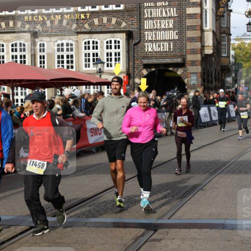 05.10.2025 - 20. swb-Marathon Bremen Yannick Fuchs http://msf.ph/oto/9229285 05.10.2025 11:02:13 Ziel 9324, 9426, 9536, 9686, 10301, 10508, 10855, 10879, 10887, 11014, 11459 meine-sportfotos.de