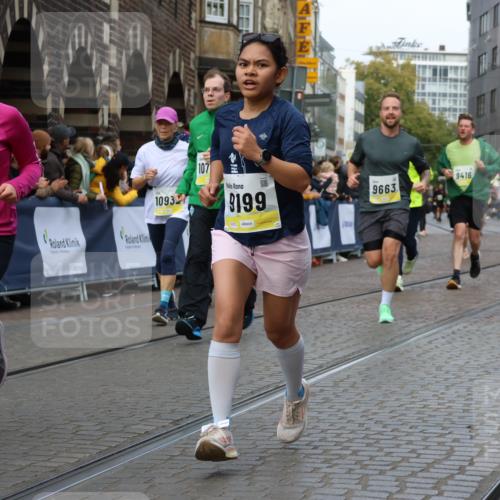 05.10.2025 - 20. swb-Marathon Bremen Strokosch-Dieckow http://msf.ph/oto/9229314 05.10.2025 10:51:01 Ziel 9199, 9256, 9287, 9416, 9425, 9630, 9663, 9894, 10206, 10226, 10254, 10378, 10669, 10743, 10932, 11061, 11279, 11391, 11573 meine-sportfotos.de