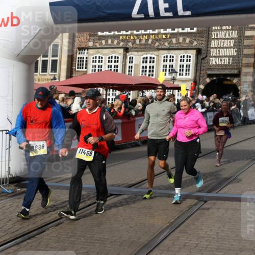 05.10.2025 - 20. swb-Marathon Bremen Yannick Fuchs http://msf.ph/oto/9229318 05.10.2025 11:02:13 Ziel 9324, 9426, 9536, 9686, 10301, 10508, 10855, 10879, 10887, 11014, 11459 meine-sportfotos.de