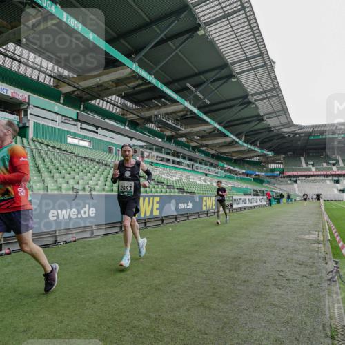 05.10.2025 - 20. swb-Marathon Bremen Michael Burmester http://msf.ph/oto/9229326 05.10.2025 12:40:47 Laufen im Stadion 37, 45, 46, 133, 241, 623, 689, 945, 1812, 2036, 2048, 2057, 2064, 2118, 2169, 2497, 2670, 2683, 2909, 4375, 6075, 7274, 7587, 7766, 236, 241, 1392, 1615, 2130, 5595, 6444, 7213, 7883 meine-sportfotos.de