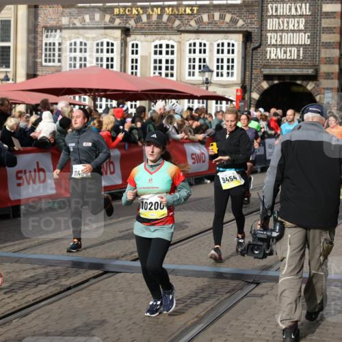 05.10.2025 - 20. swb-Marathon Bremen Yannick Fuchs http://msf.ph/oto/9229364 05.10.2025 10:59:24 Ziel 9183, 9219, 9454, 9508, 10143, 10200, 10274, 10407, 11006, 11007, 11207, 11400 meine-sportfotos.de