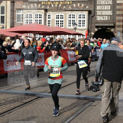 05.10.2025 - 20. swb-Marathon Bremen Yannick Fuchs http://msf.ph/oto/9229367 05.10.2025 10:59:24 Ziel 9183, 9219, 9454, 9508, 10143, 10200, 10274, 10407, 11006, 11007, 11207, 11400 meine-sportfotos.de